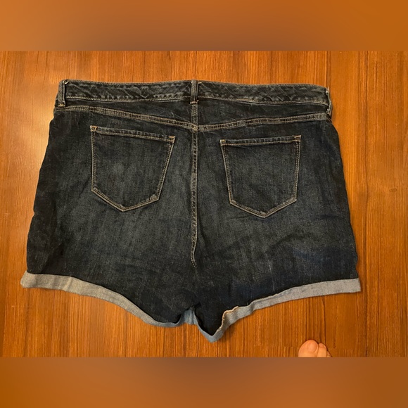Distressed high rise cuffed denim shorts - Picture 2 of 5
